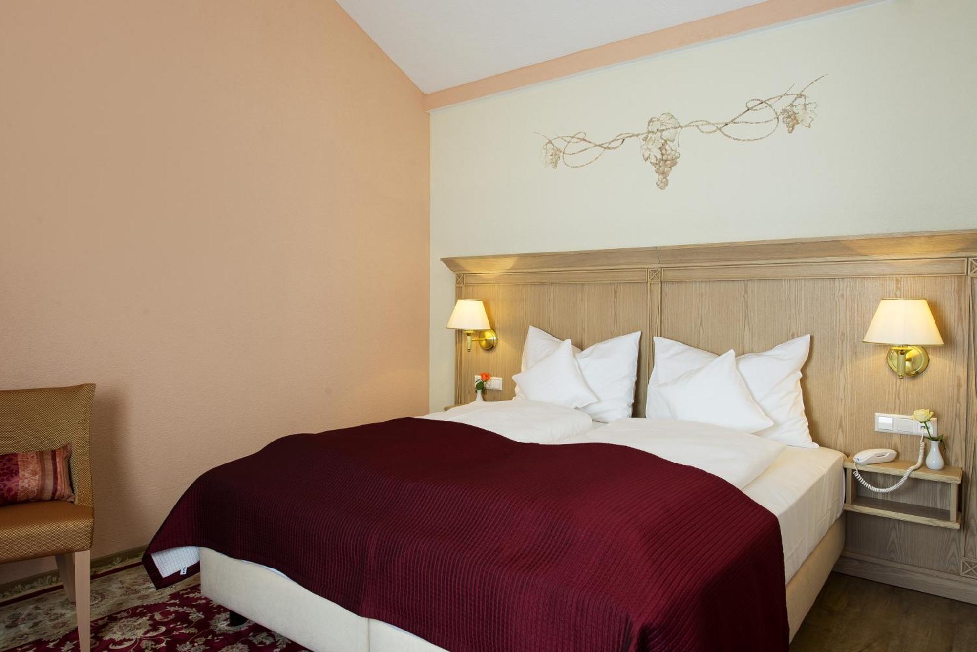 Hotel Rebstock Баден-Баден Стая снимка
