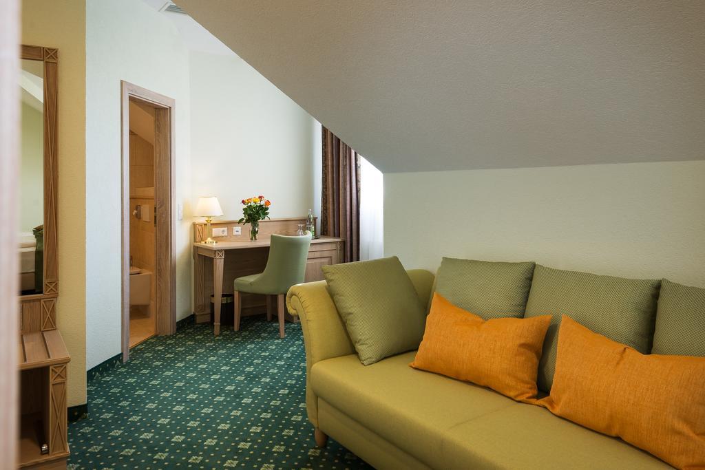 Hotel Rebstock Баден-Баден Екстериор снимка