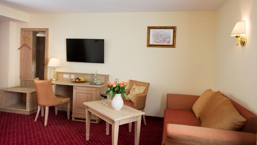 Hotel Rebstock Баден-Баден Екстериор снимка