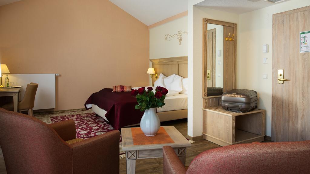 Hotel Rebstock Баден-Баден Екстериор снимка